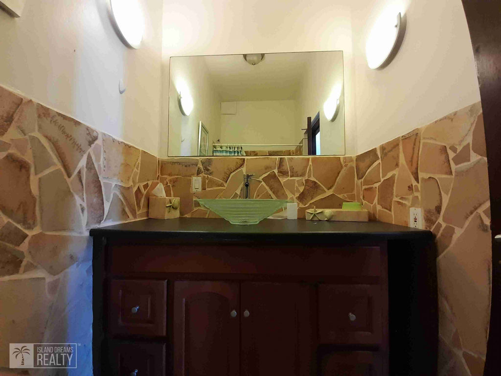 REDUCED! Villa Serendipity- Oyster Pond