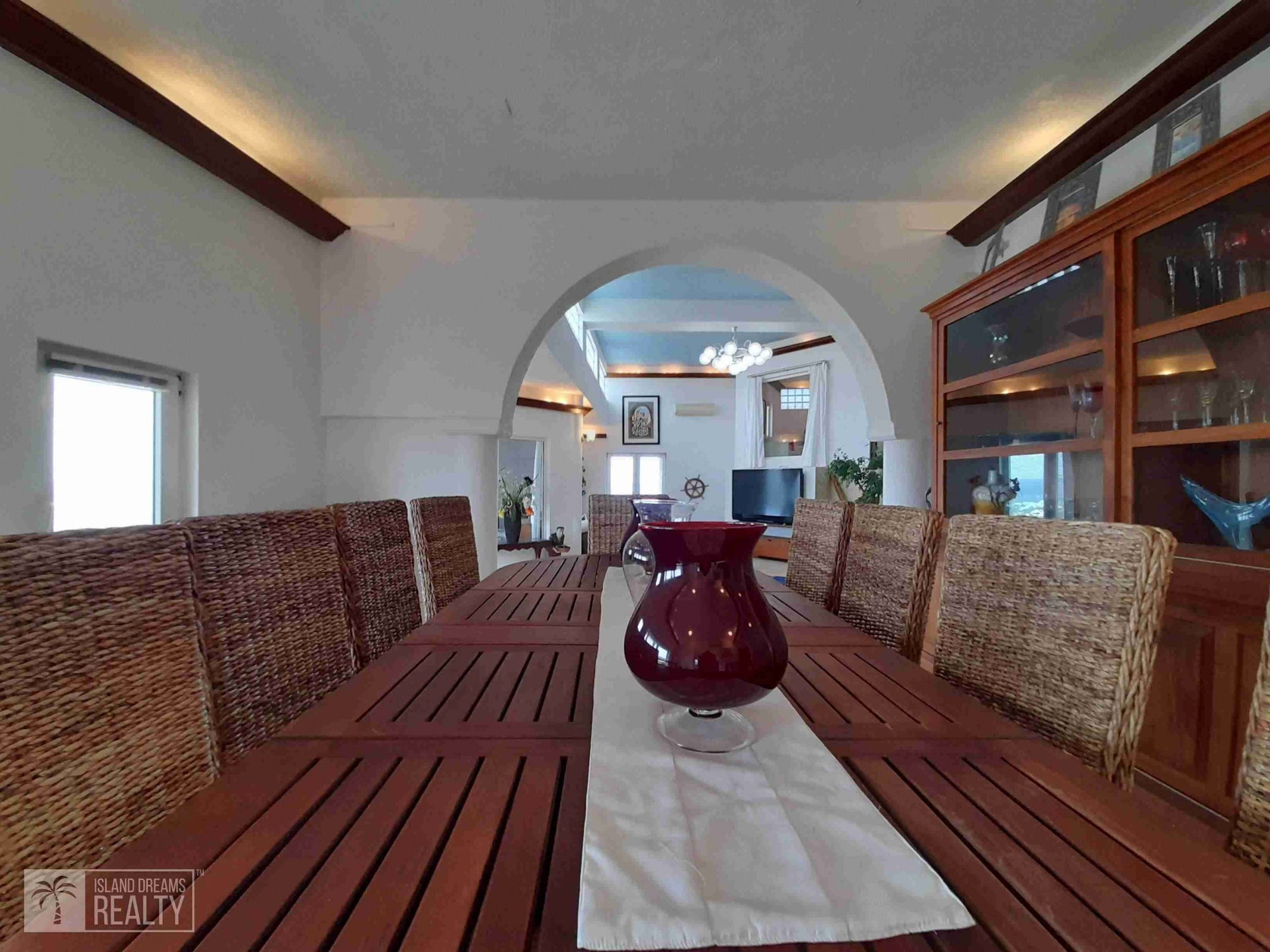 REDUCED! Villa Serendipity- Oyster Pond