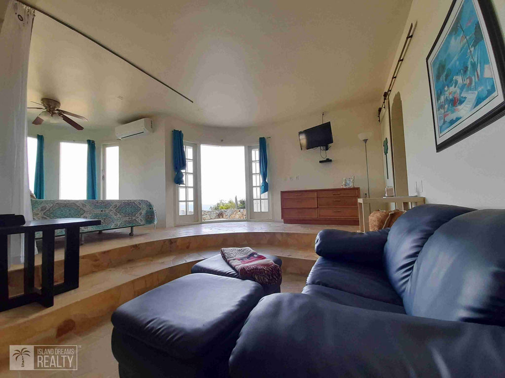 REDUCED! Villa Serendipity- Oyster Pond